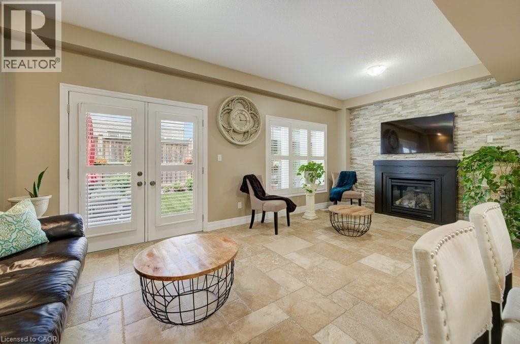 Detached for sale at 300 WATERVALE Crescent, Grand River South, Kitchener, Ontario, photo 13