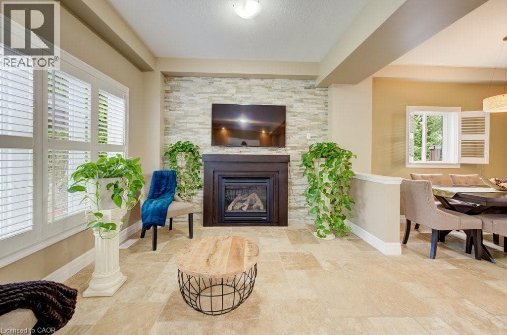 Detached for sale at 300 WATERVALE Crescent, Grand River South, Kitchener, Ontario, photo 14