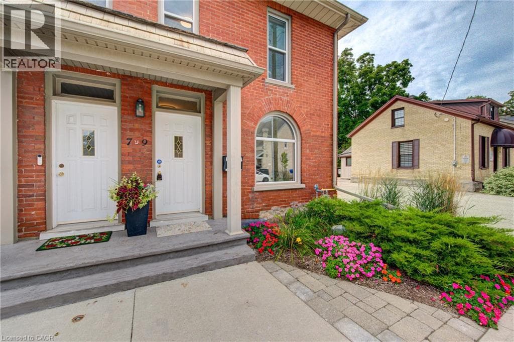 Semi-detached for sale at 9 SALISBURY Avenue, Downtown Galt, Cambridge, Ontario, photo 3