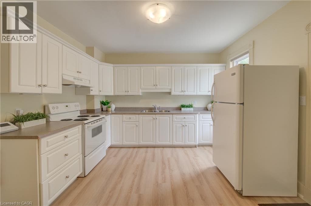 Semi-detached for sale at 9 SALISBURY Avenue, Downtown Galt, Cambridge, Ontario, photo 12