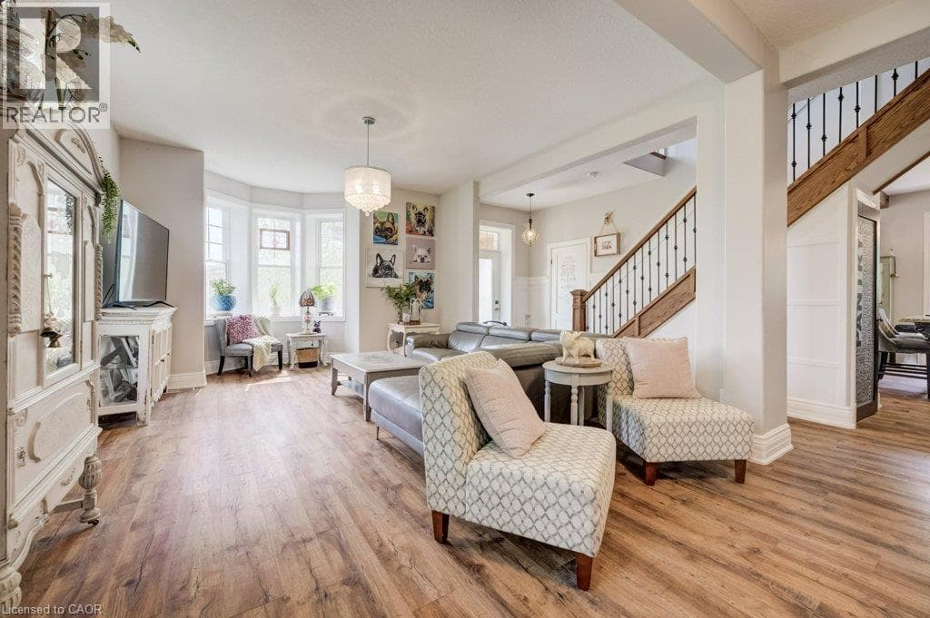 Detached for sale at 35 SCHWEITZER Street, Bridgeport East, Kitchener, Ontario, photo 7