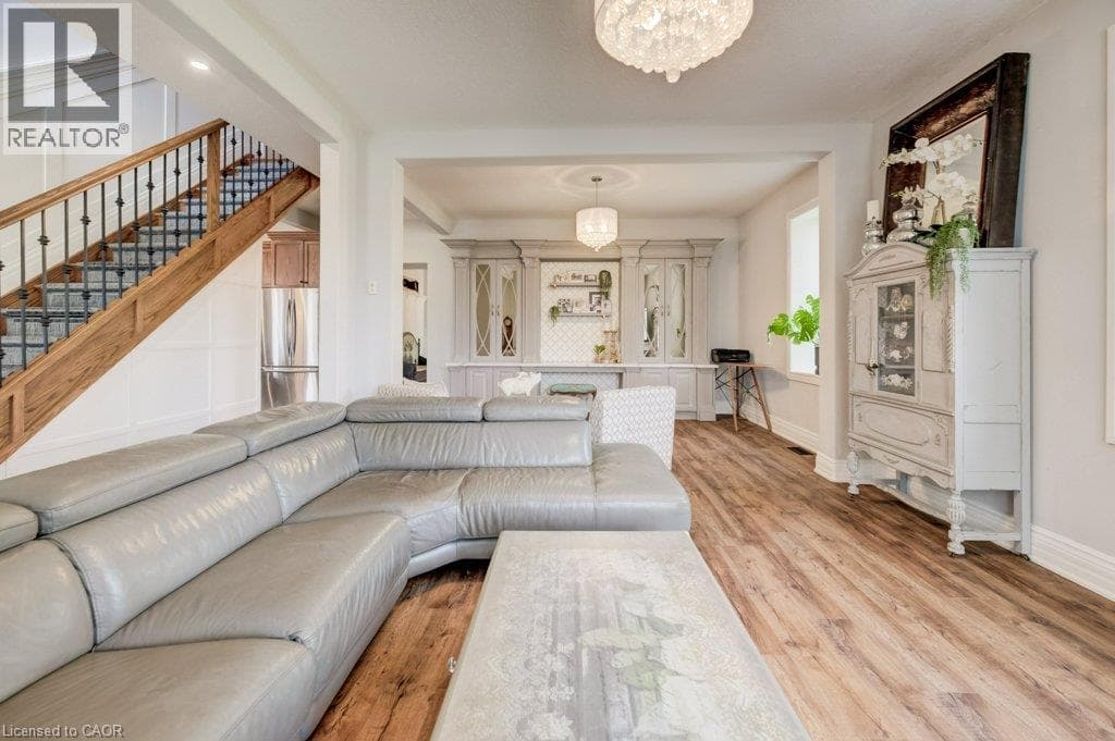 Detached for sale at 35 SCHWEITZER Street, Bridgeport East, Kitchener, Ontario, photo 8