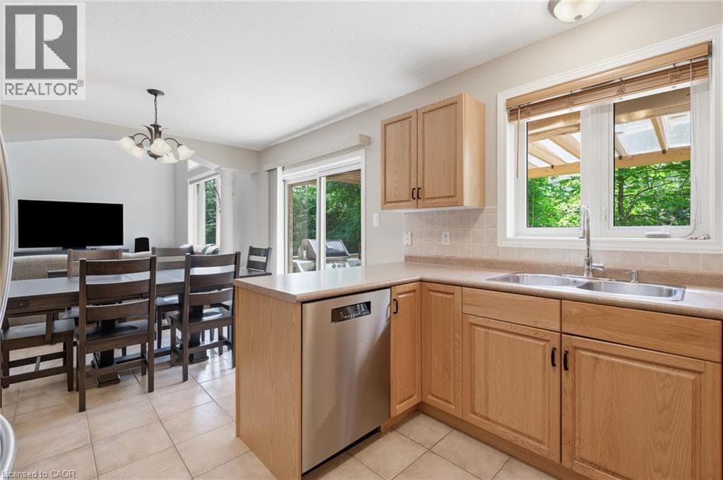 Detached for sale at 15 CAROLINIAN Lane, St Andrews Hills, Cambridge, Ontario, photo 18