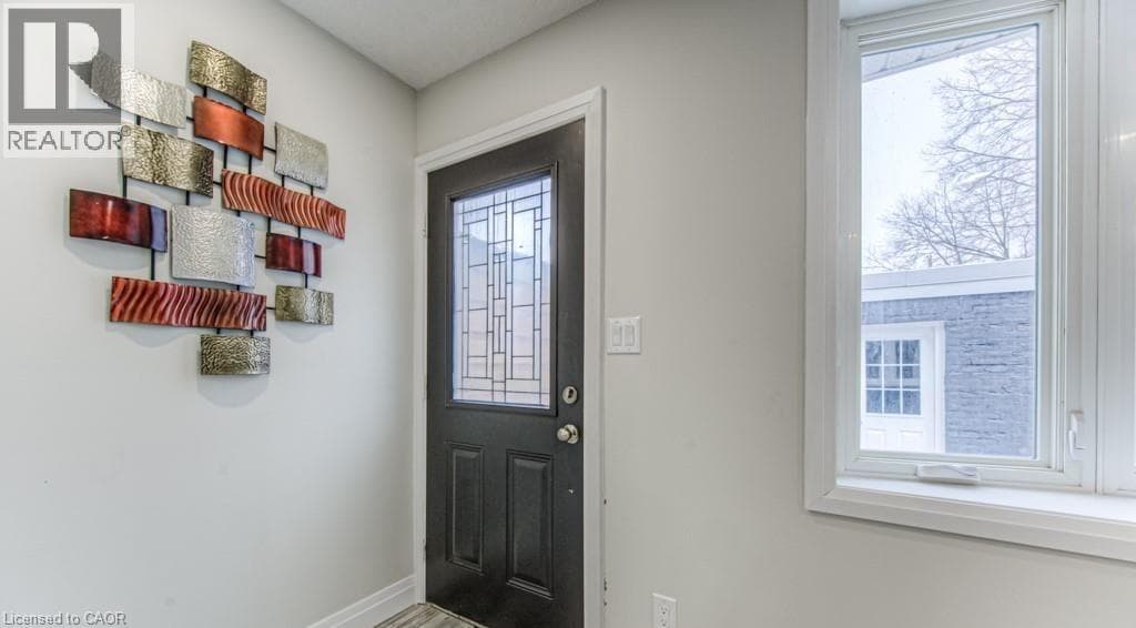 Semi-detached for sale at 152 OVERLEA Drive, Forest Hill, Kitchener, Ontario, photo 2