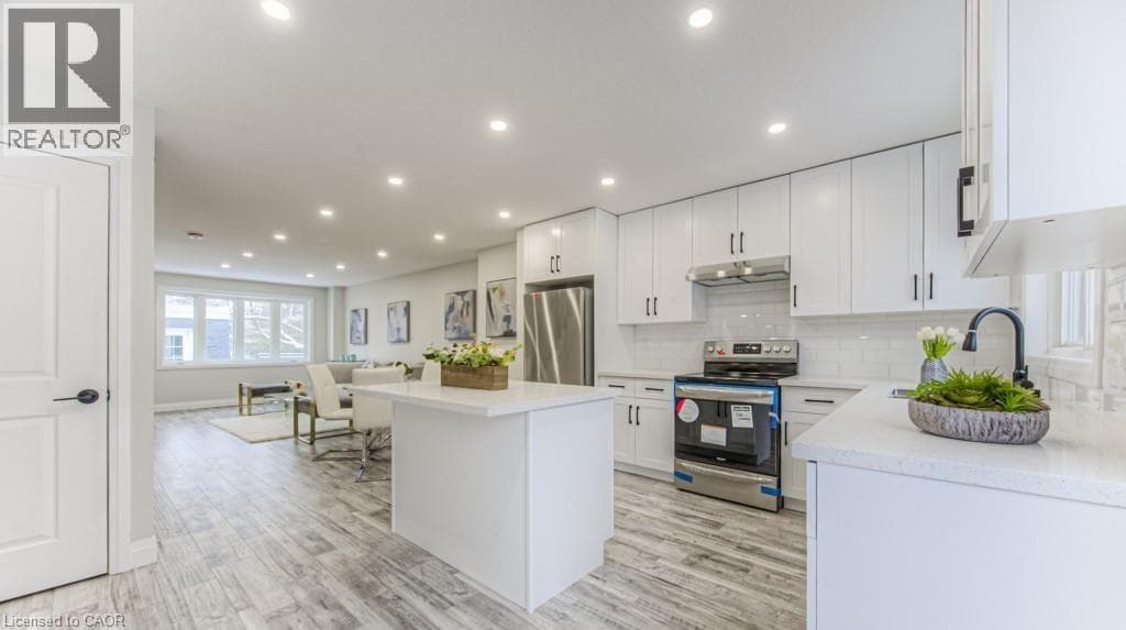 Semi-detached for sale at 152 OVERLEA Drive, Forest Hill, Kitchener, Ontario, photo 3