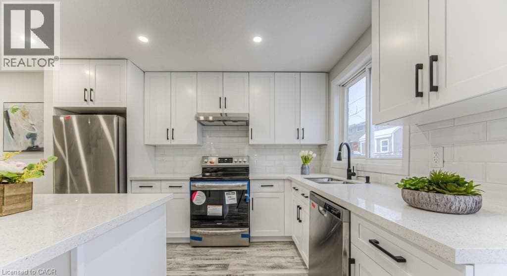 Semi-detached for sale at 152 OVERLEA Drive, Forest Hill, Kitchener, Ontario, photo 5