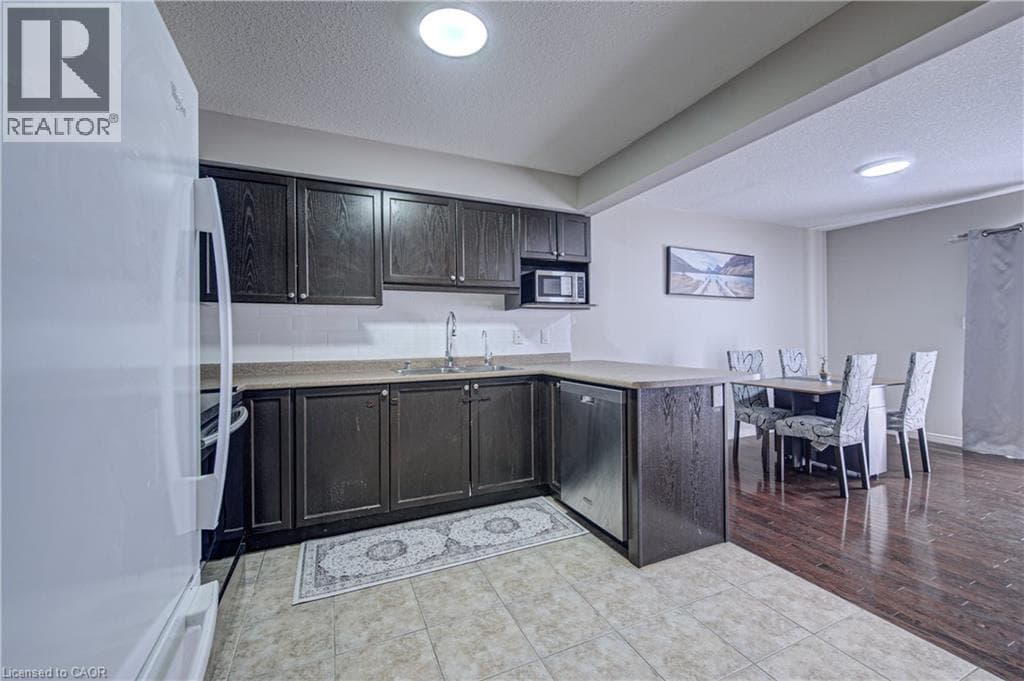 Townhouse for sale at 300 FALLOWFIELD Drive Unit# 21, Country Hills East, Kitchener, Ontario, photo 8