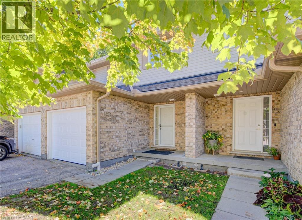 Townhouse for sale at 300 FALLOWFIELD Drive Unit# 21, Country Hills East, Kitchener, Ontario, photo 3