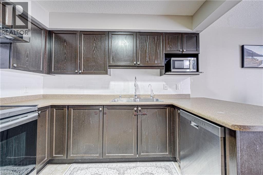 Townhouse for sale at 300 FALLOWFIELD Drive Unit# 21, Country Hills East, Kitchener, Ontario, photo 10