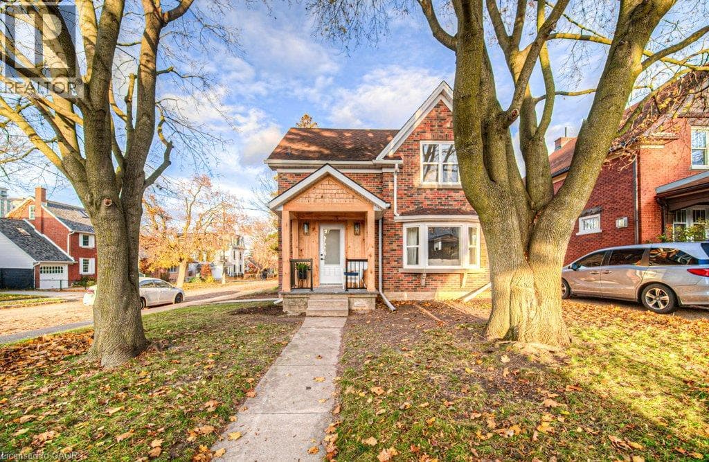 Detached for sale at 30 DUNBAR Road S, Uptown West, Waterloo, Ontario, photo 2