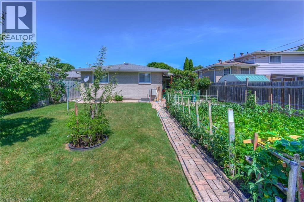 Detached for sale at 1227 VALENTINE Drive, Langs Farm, Cambridge, Ontario, photo 3