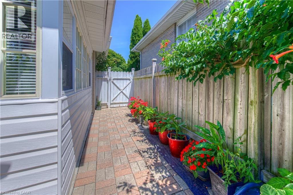 Detached for sale at 1227 VALENTINE Drive, Langs Farm, Cambridge, Ontario, photo 9