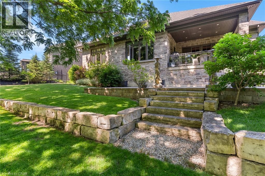 Detached for sale at 44 PIONEER RIDGE Drive, Pioneer Tower West, Kitchener, Ontario, photo 3