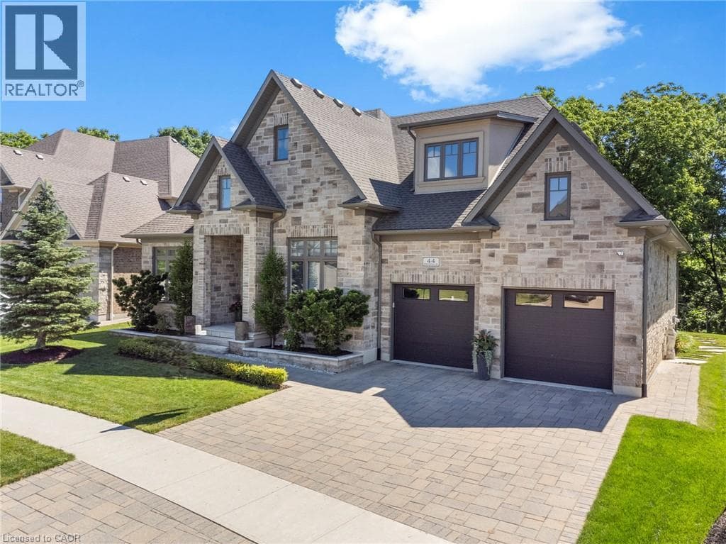 Detached for sale at 44 PIONEER RIDGE Drive, Pioneer Tower West, Kitchener, Ontario, photo 2