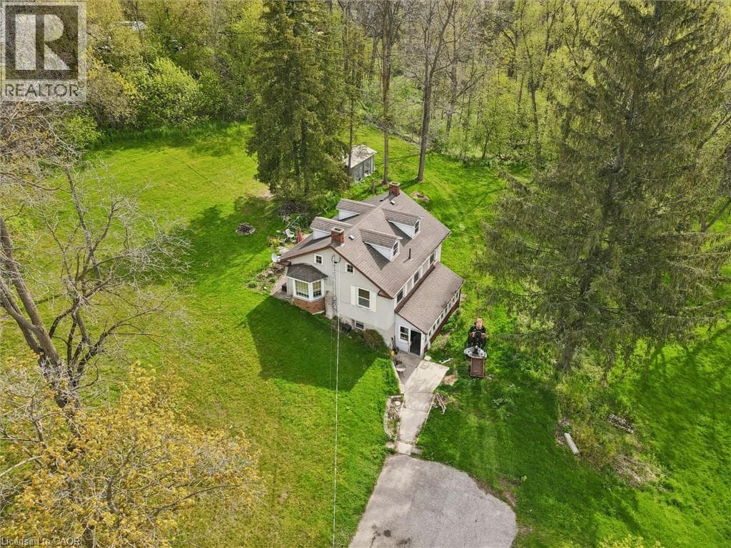 36 ELGIN Street E