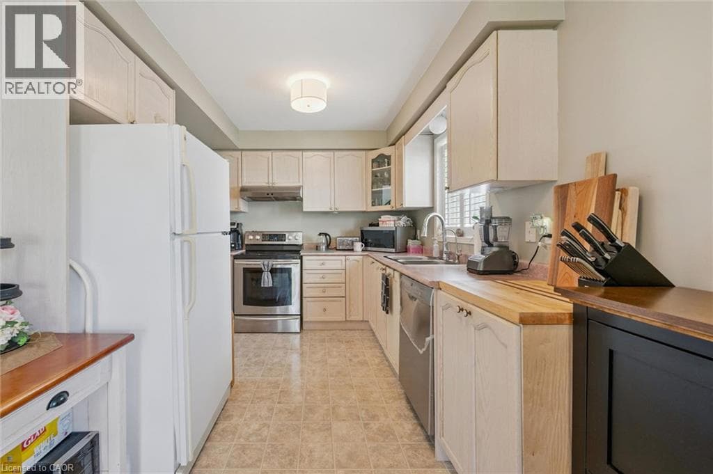 Detached for sale at 240 HILLTOP Drive, Ayr, North Dumfries, Ontario, photo 7