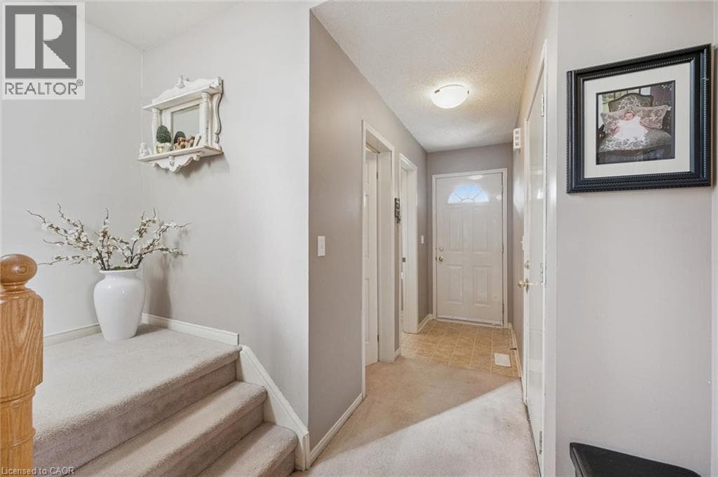 Detached for sale at 240 HILLTOP Drive, Ayr, North Dumfries, Ontario, photo 3