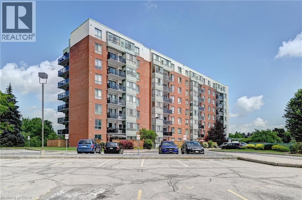 Apartment for sale at 30 BLUE SPRINGS Drive Unit# 305, Lincoln Heights, Waterloo, Ontario, photo 2