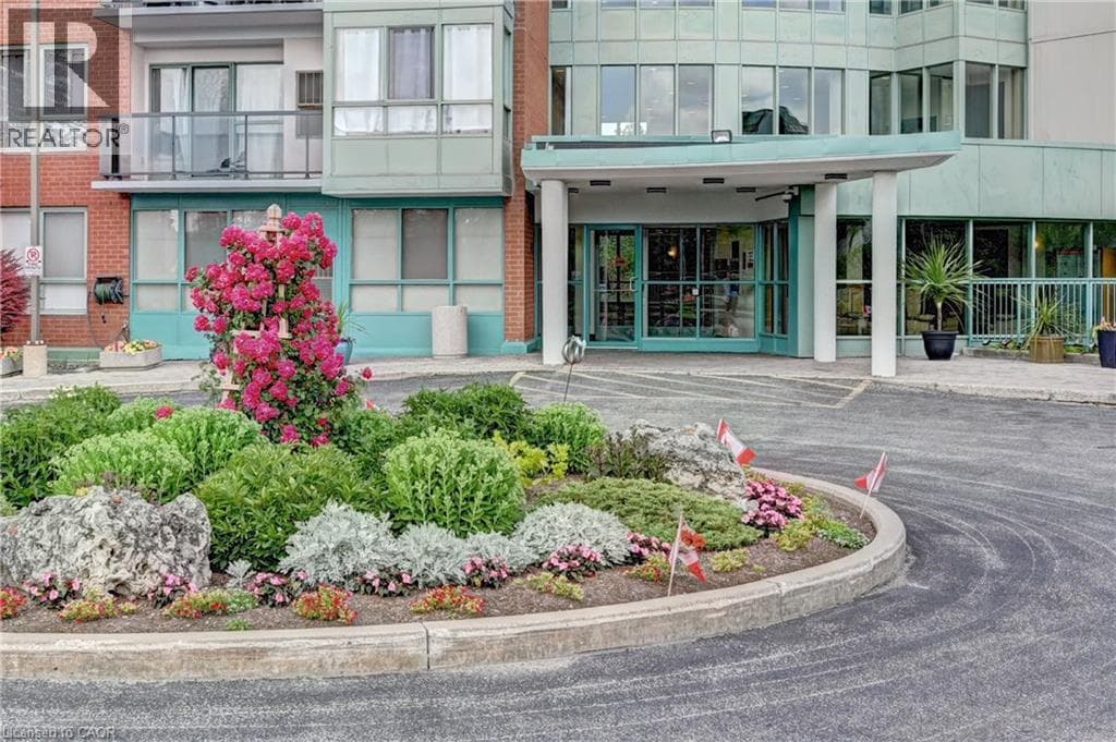 Apartment for sale at 30 BLUE SPRINGS Drive Unit# 305, Lincoln Heights, Waterloo, Ontario, photo 4