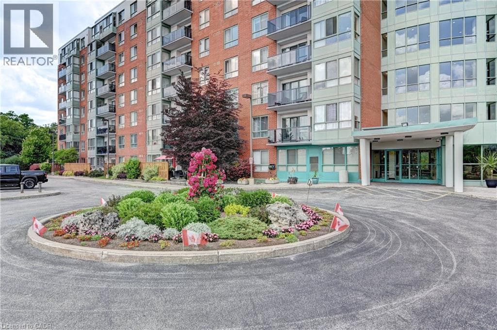 Apartment for sale at 30 BLUE SPRINGS Drive Unit# 305, Lincoln Heights, Waterloo, Ontario, photo 5