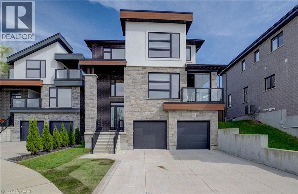 Detached for sale at 912 BLAIR CREEK Court, Doon South, Kitchener, Ontario, photo 3