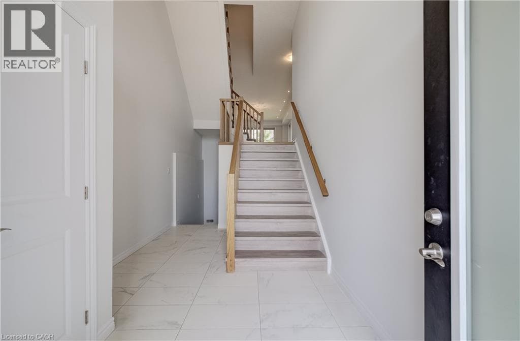Detached for sale at 912 BLAIR CREEK Court, Doon South, Kitchener, Ontario, photo 4