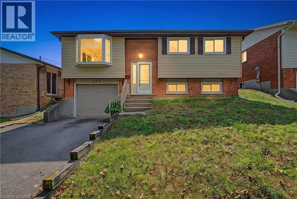 Detached for sale at 125 BLACKWELL Drive, Forest Heights, Kitchener, Ontario, photo 2