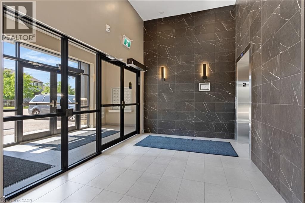 Apartment for sale at 249 GREY SILO Road Unit# 108, Carriage Crossing, Waterloo, Ontario, photo 2
