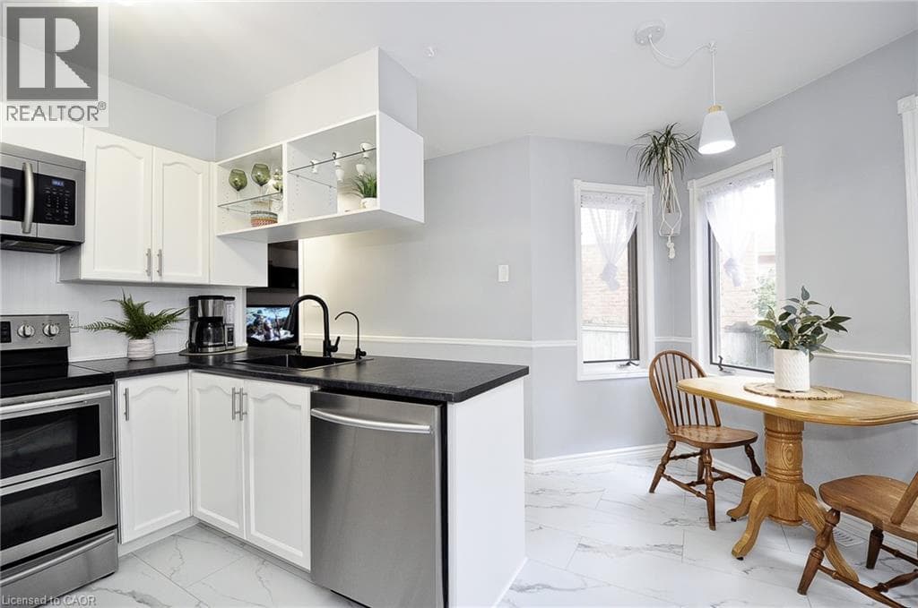 Detached for sale at 97 SACHA Road, Silverheights, Cambridge, Ontario, photo 4