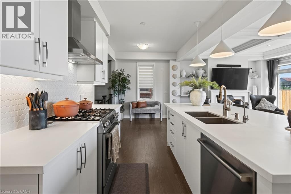Detached for sale at 10 REISTWOOD Drive, Huron Park, Kitchener, Ontario, photo 13
