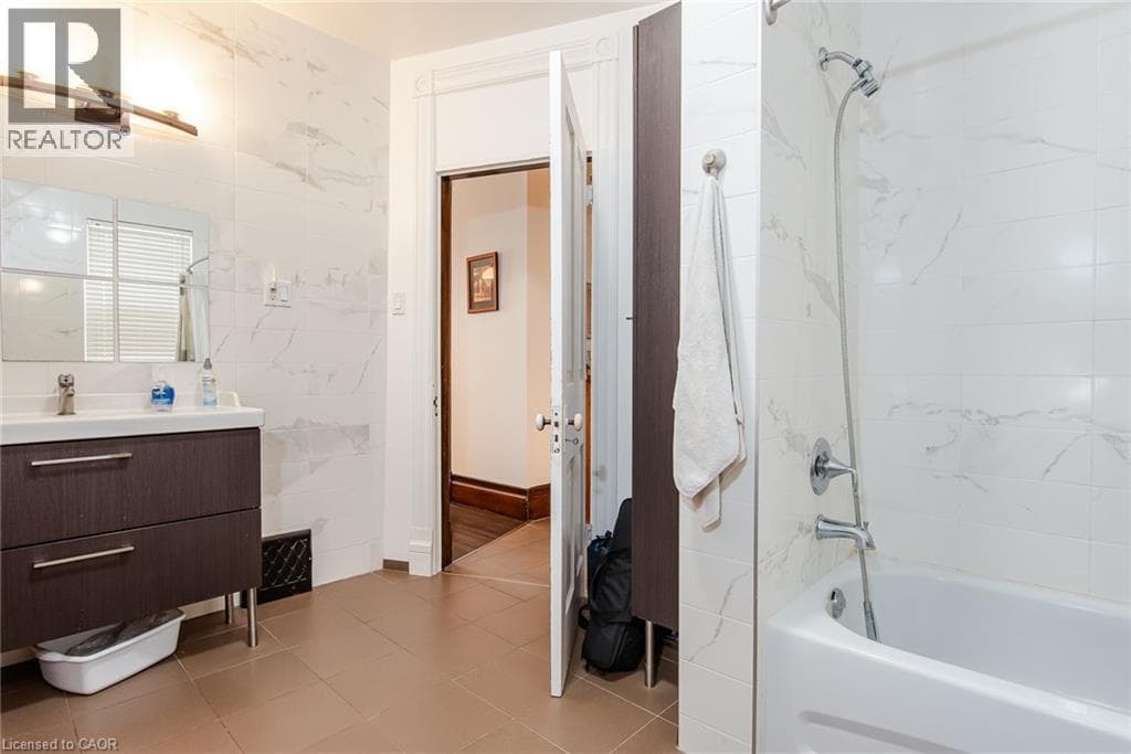 Multi-family for sale at 94 MARGARET Avenue, Mt. Hope Huron Park, Kitchener, Ontario, photo 35