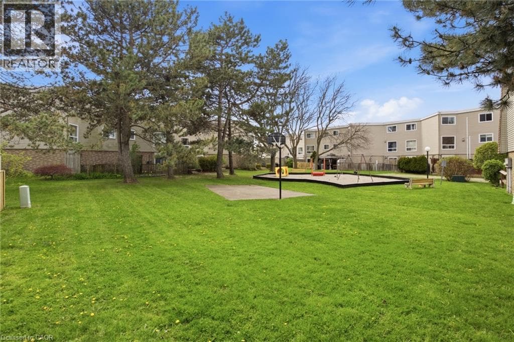 Townhouse for sale at 60 ELMSDALE Drive Unit# 46, Laurentian Hills, Kitchener, Ontario, photo 41