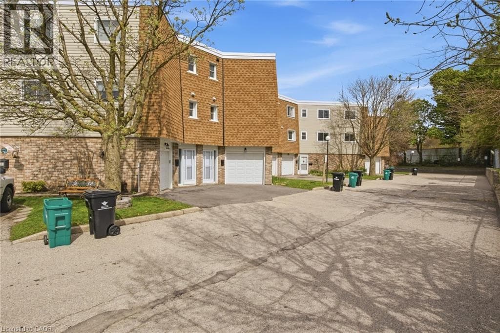 Townhouse for sale at 60 ELMSDALE Drive Unit# 46, Laurentian Hills, Kitchener, Ontario, photo 4