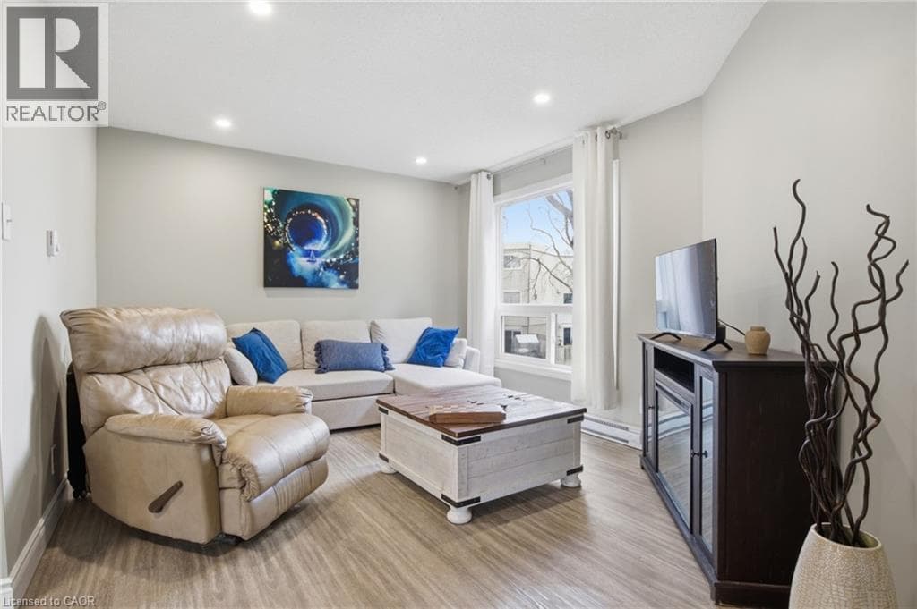 Townhouse for sale at 60 ELMSDALE Drive Unit# 46, Laurentian Hills, Kitchener, Ontario, photo 16