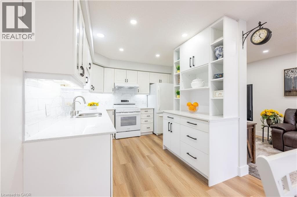 Townhouse for sale at 185 HIGHLAND Crescent Unit# 2, Victoria Hills, Kitchener, Ontario, photo 9
