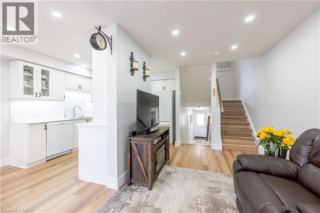 Townhouse for sale at 185 HIGHLAND Crescent Unit# 2, Victoria Hills, Kitchener, Ontario, photo 12