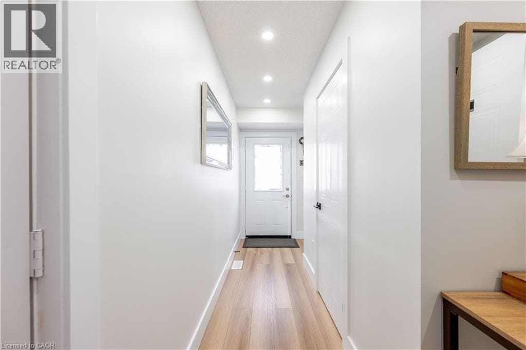 Townhouse for sale at 185 HIGHLAND Crescent Unit# 2, Victoria Hills, Kitchener, Ontario, photo 3