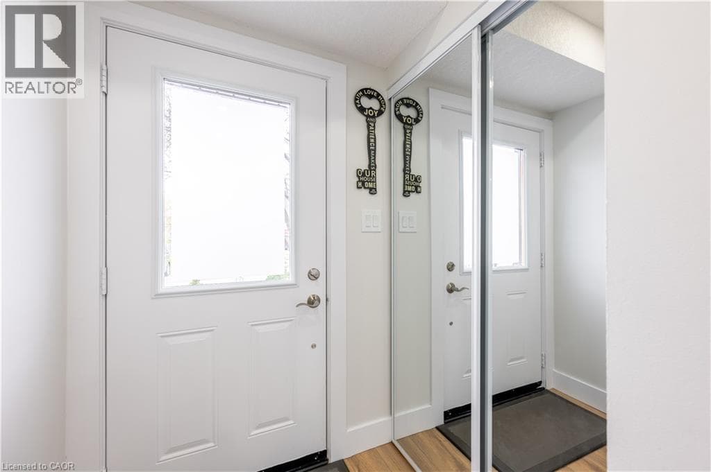 Townhouse for sale at 185 HIGHLAND Crescent Unit# 2, Victoria Hills, Kitchener, Ontario, photo 4