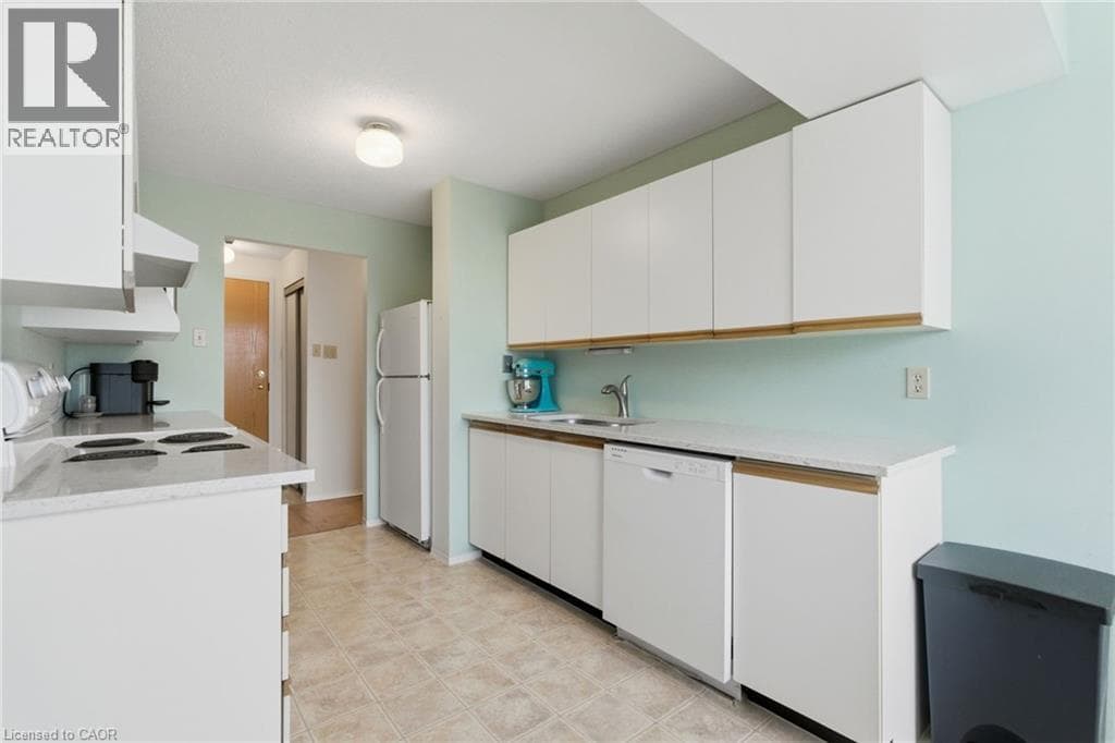 Apartment for sale at 30 BLUE SPRINGS Drive Unit# 215, Lincoln Heights, Waterloo, Ontario, photo 13