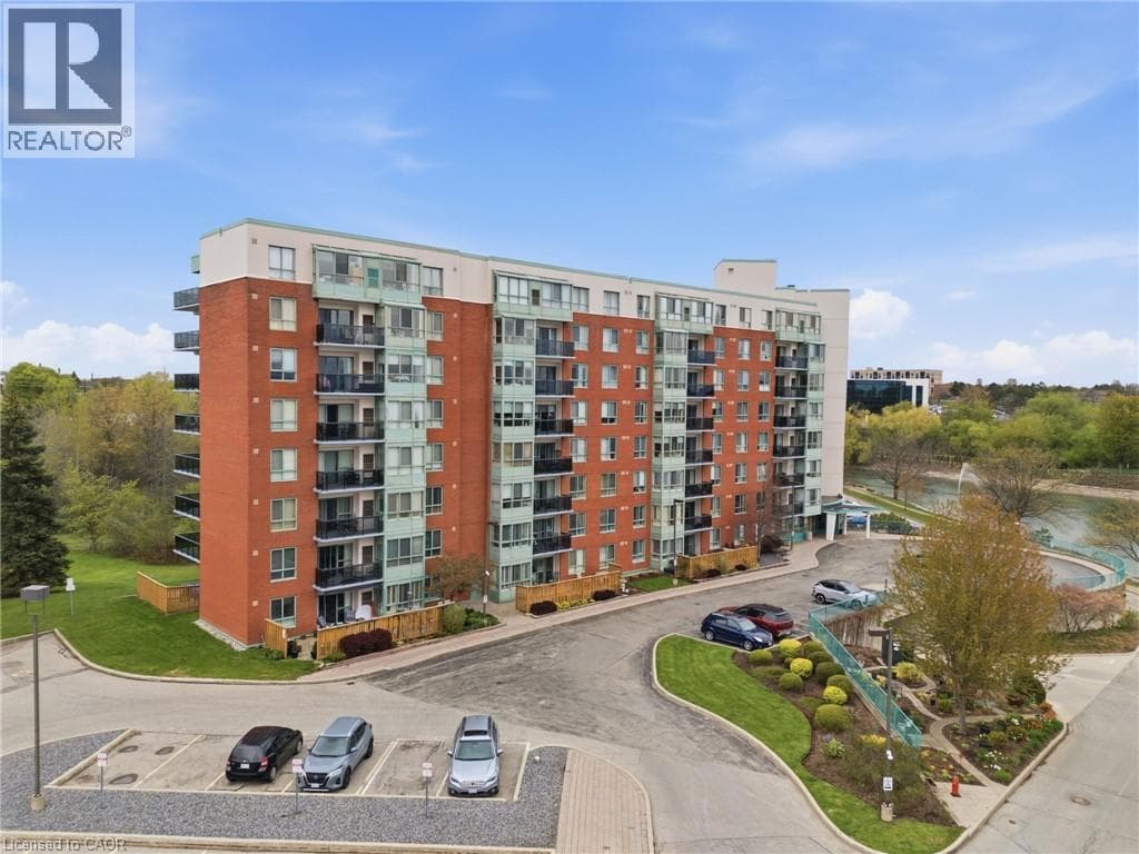 Apartment for sale at 30 BLUE SPRINGS Drive Unit# 215, Lincoln Heights, Waterloo, Ontario, photo 2