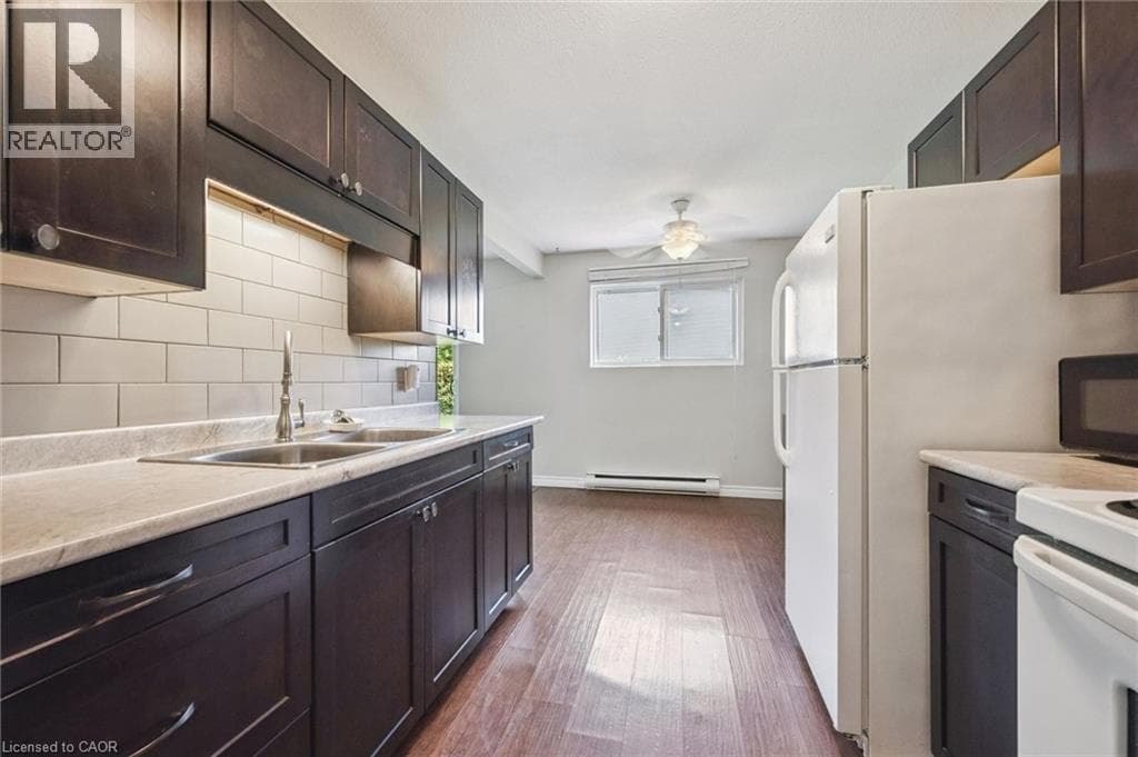 Townhouse for sale at 30 FLAMINGO Drive Unit# 30, Elmira, Woolwich, Ontario, photo 5