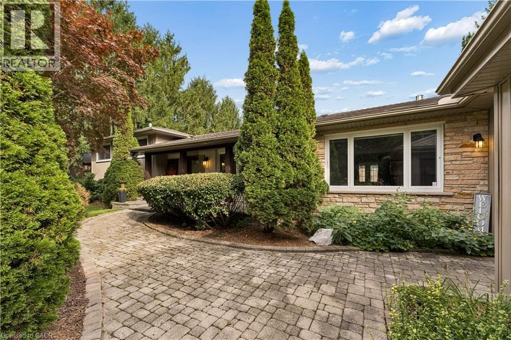 Detached for sale at 373 FORESTLAWN Road, University Downs, Waterloo, Ontario, photo 2