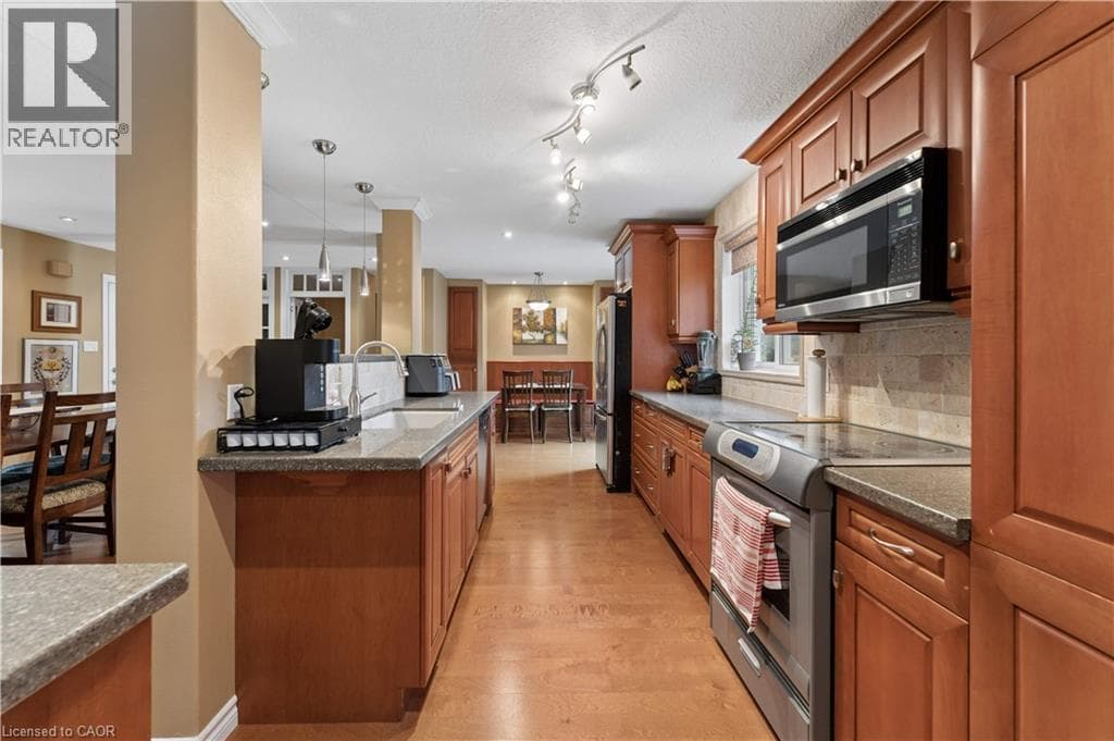Detached for sale at 373 FORESTLAWN Road, University Downs, Waterloo, Ontario, photo 8