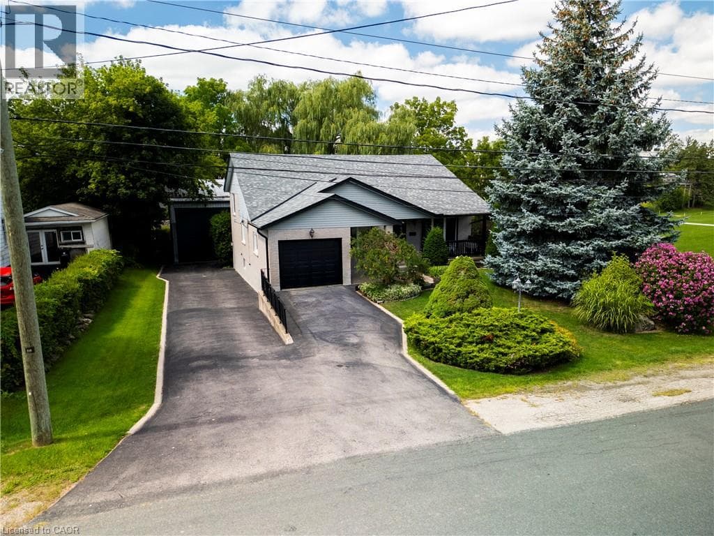 108 QUEENSWAY Drive