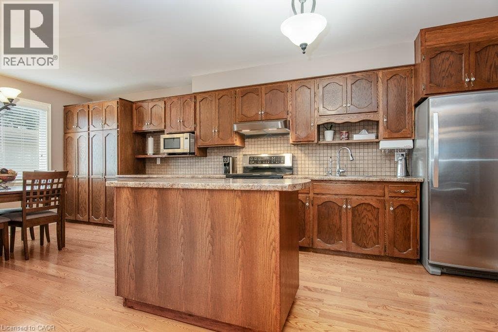 Detached for sale at 108 QUEENSWAY Drive, St. Jacobs, Woolwich, Ontario, photo 15