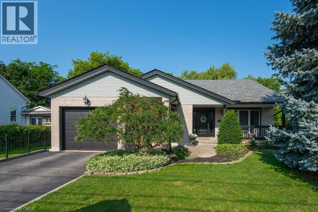 Detached for sale at 108 QUEENSWAY Drive, St. Jacobs, Woolwich, Ontario, photo 5