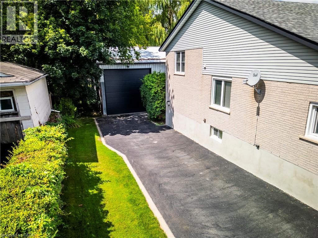 Detached for sale at 108 QUEENSWAY Drive, St. Jacobs, Woolwich, Ontario, photo 4