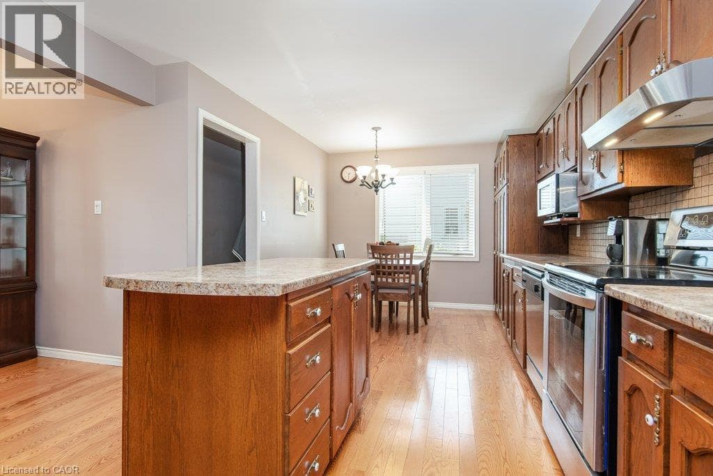Detached for sale at 108 QUEENSWAY Drive, St. Jacobs, Woolwich, Ontario, photo 17