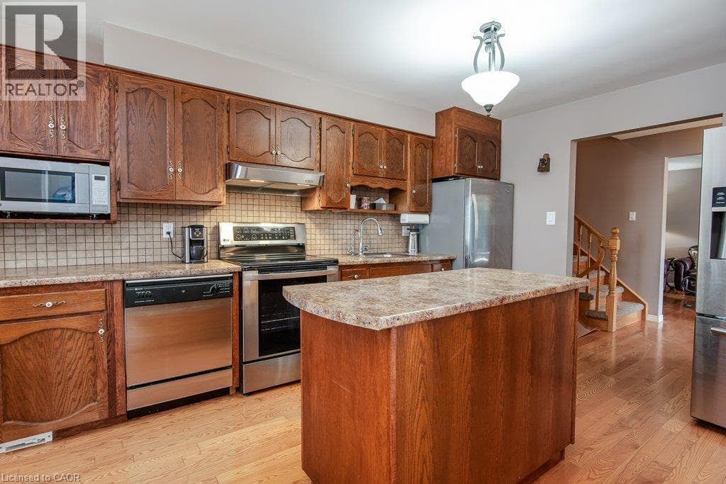 Detached for sale at 108 QUEENSWAY Drive, St. Jacobs, Woolwich, Ontario, photo 18