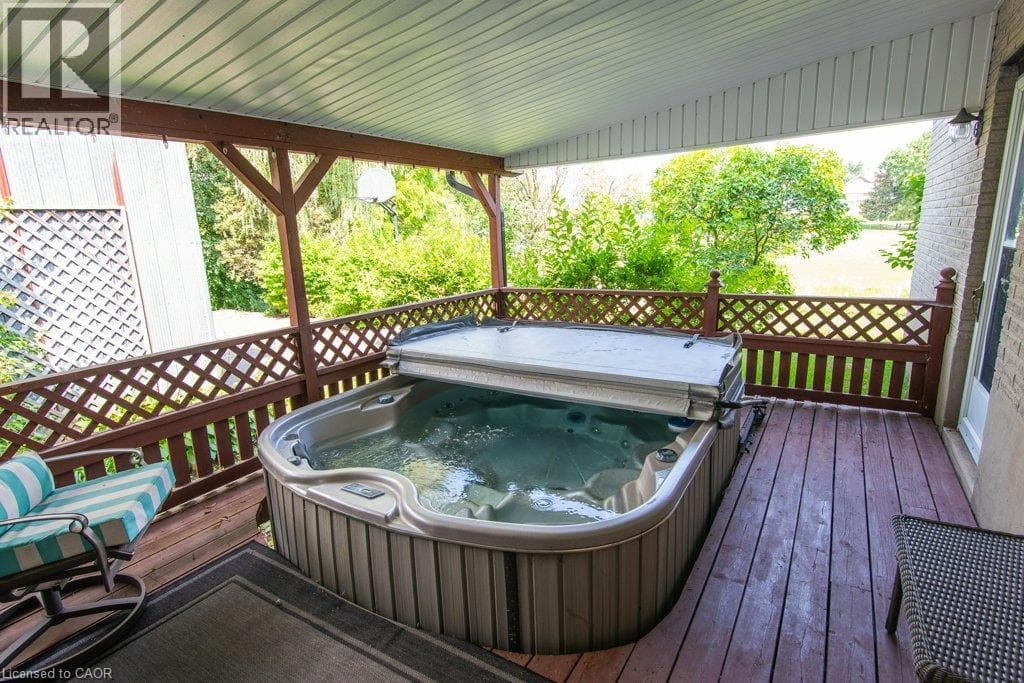 Detached for sale at 108 QUEENSWAY Drive, St. Jacobs, Woolwich, Ontario, photo 38